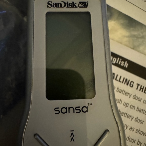 Sandisk Sansa M240 (1GB) Digital Media MP3 Player Gray Good working condition - Picture 4 of 9